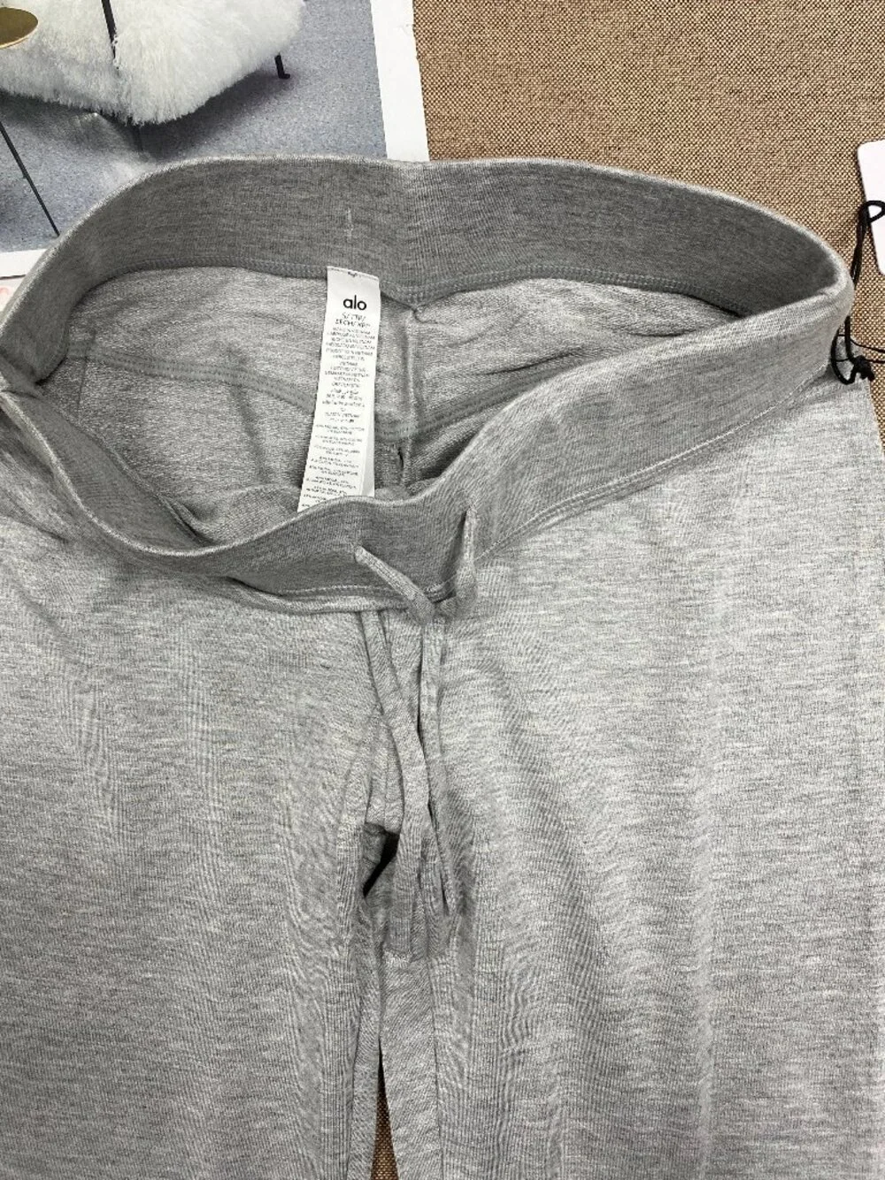Heather Grey👼💞NWT Alo Yoga Sway Bootcut Sweatpant Athletic Sculpting | Athleis